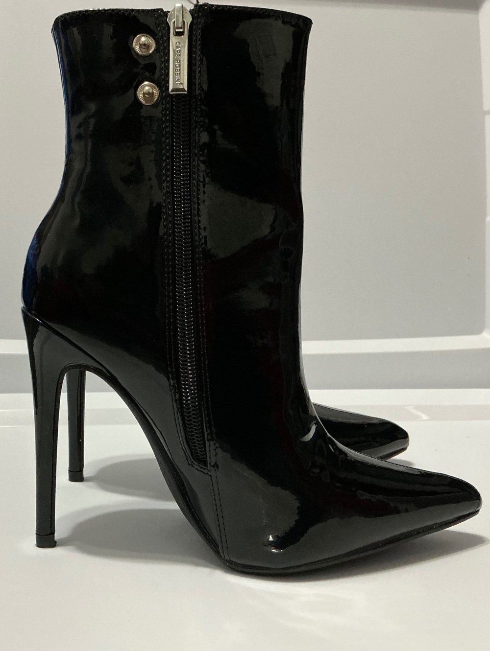 Cape Robbin faux Black Patent Leather High Heel Ankle Boots Size 6.5